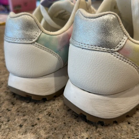 Cat and Jack girls Sneakers - Picture 5 of 9